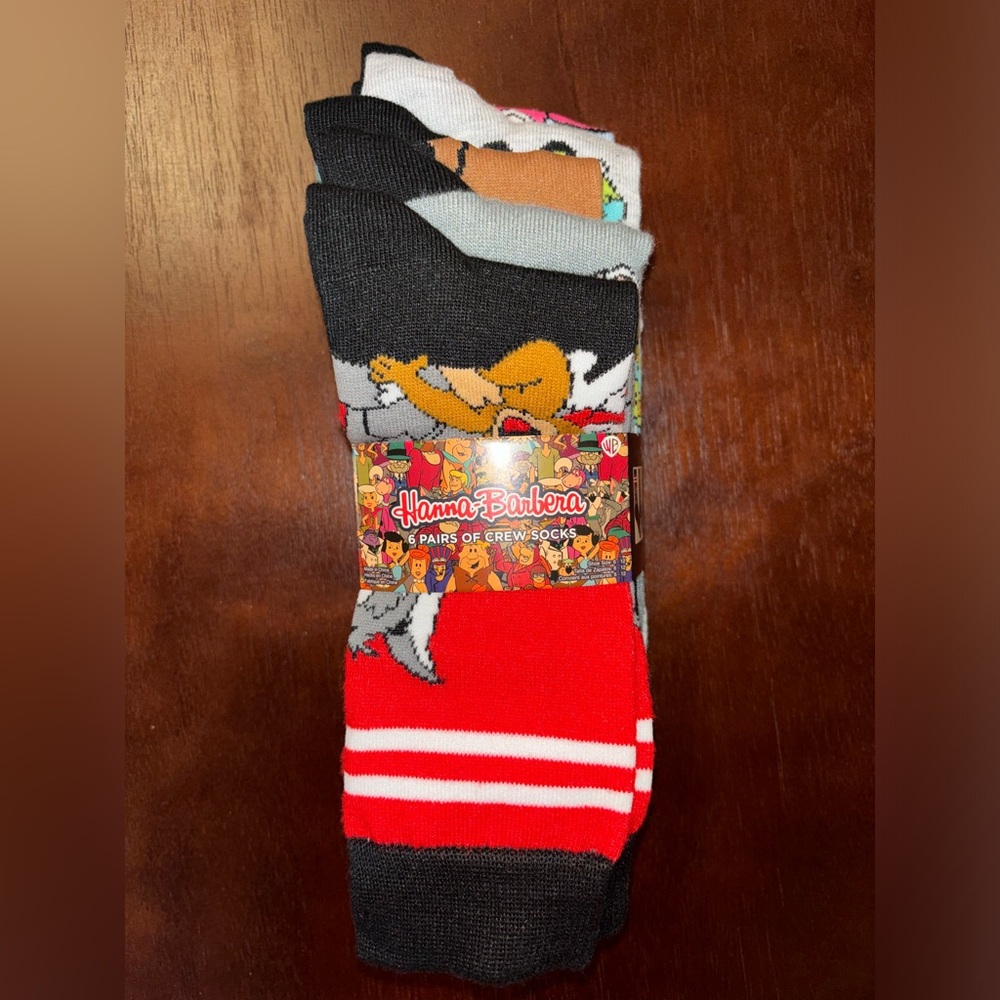 HANNA-BARBERA NOVELTY CREW SOCKS NWT MEN’S SHOE SIZE 6-12